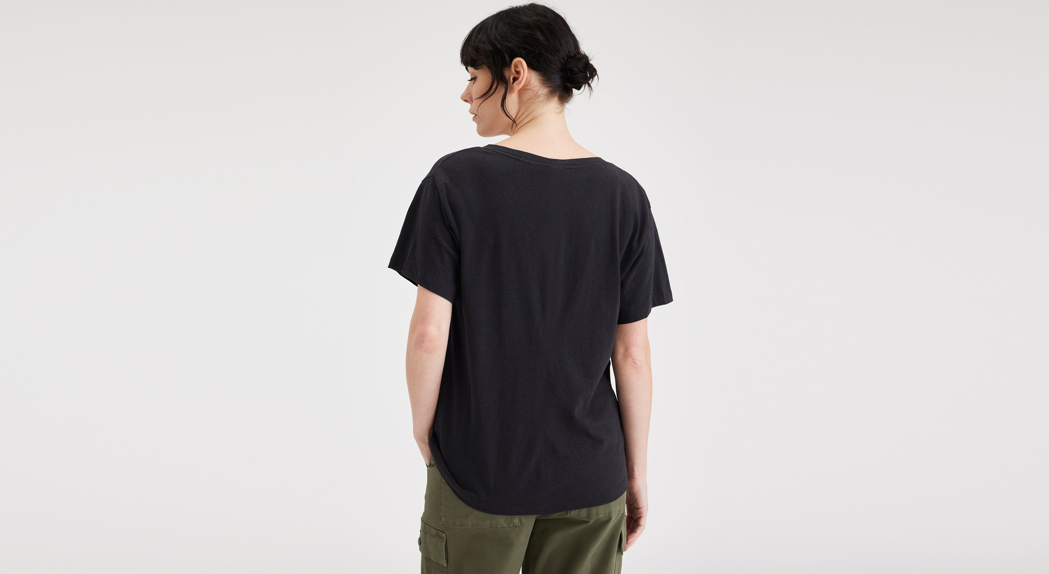 T-shirt col V profond pour femme