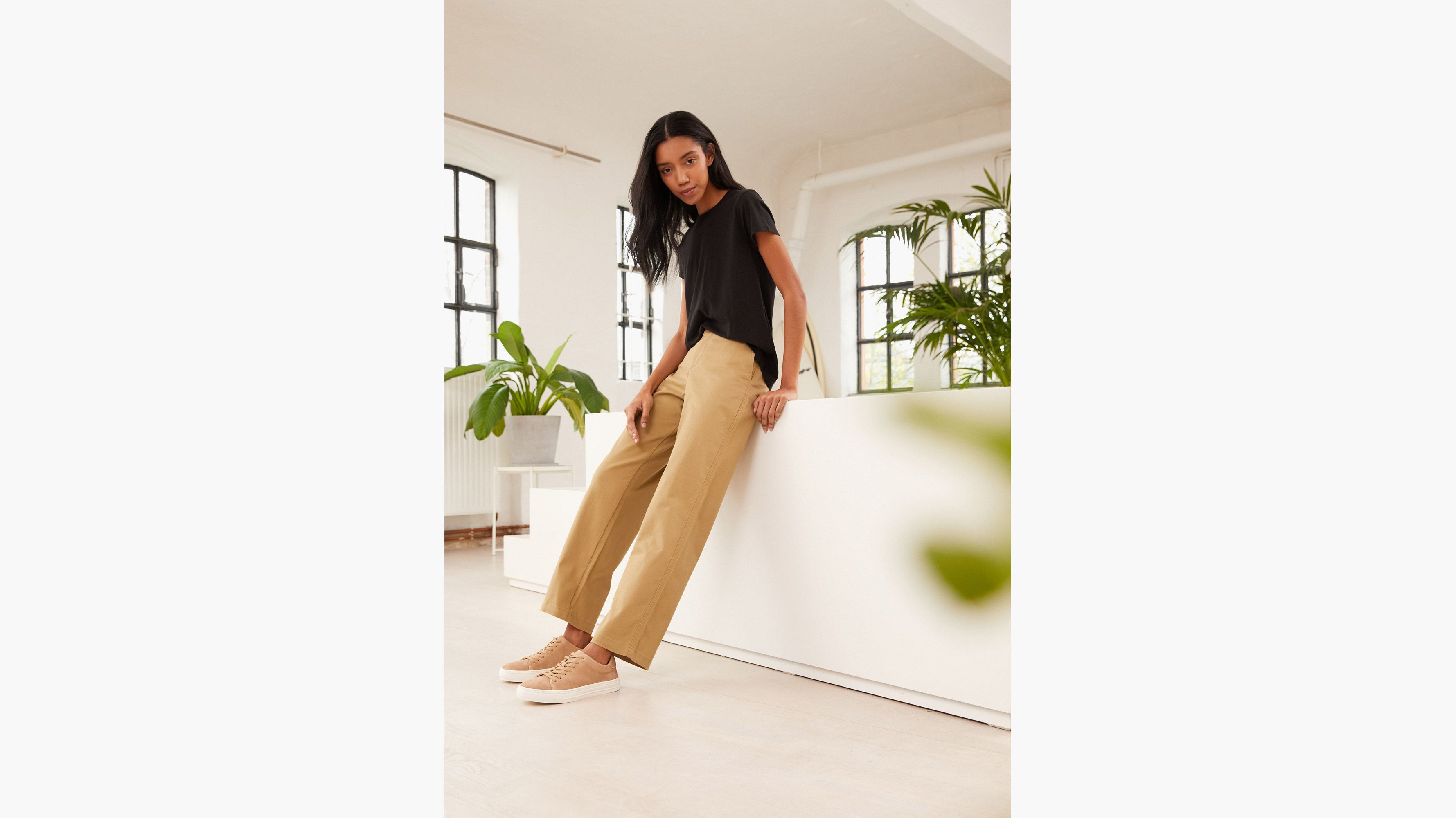 Pantalon kaki taille haute coupe droite pour femme