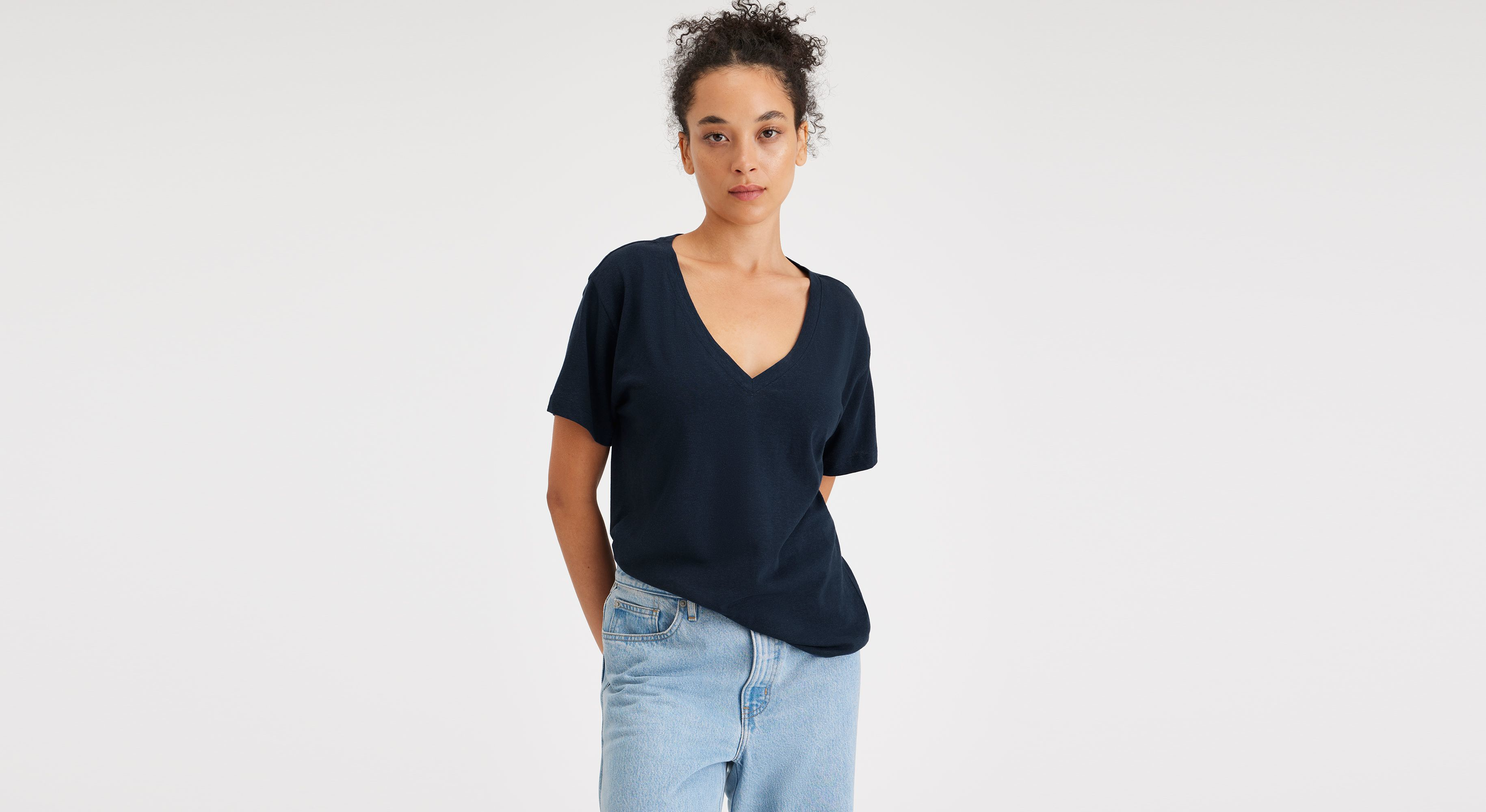 T-shirt col V profond pour femme