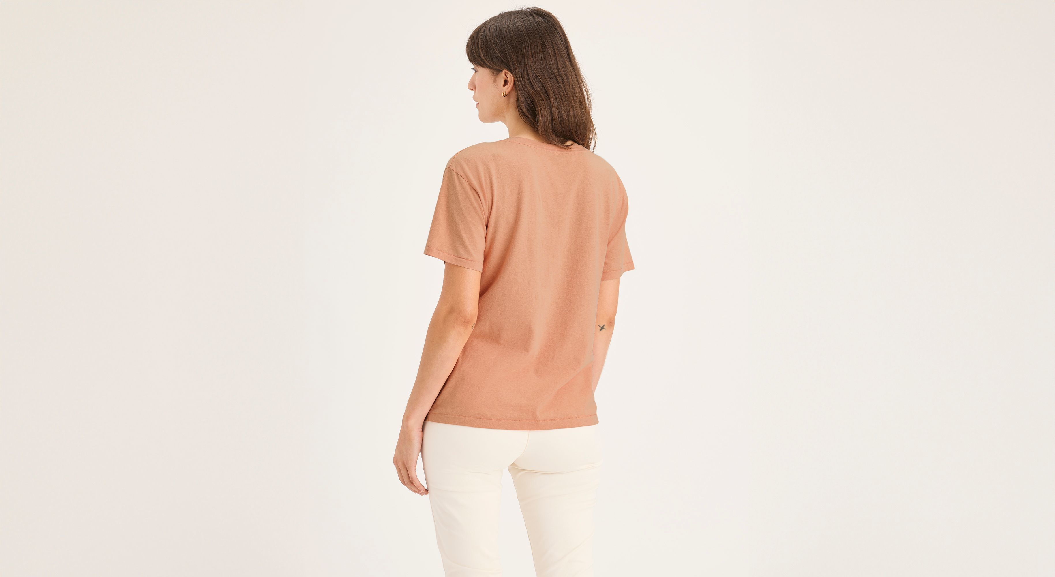 T-shirt col V profond pour femme